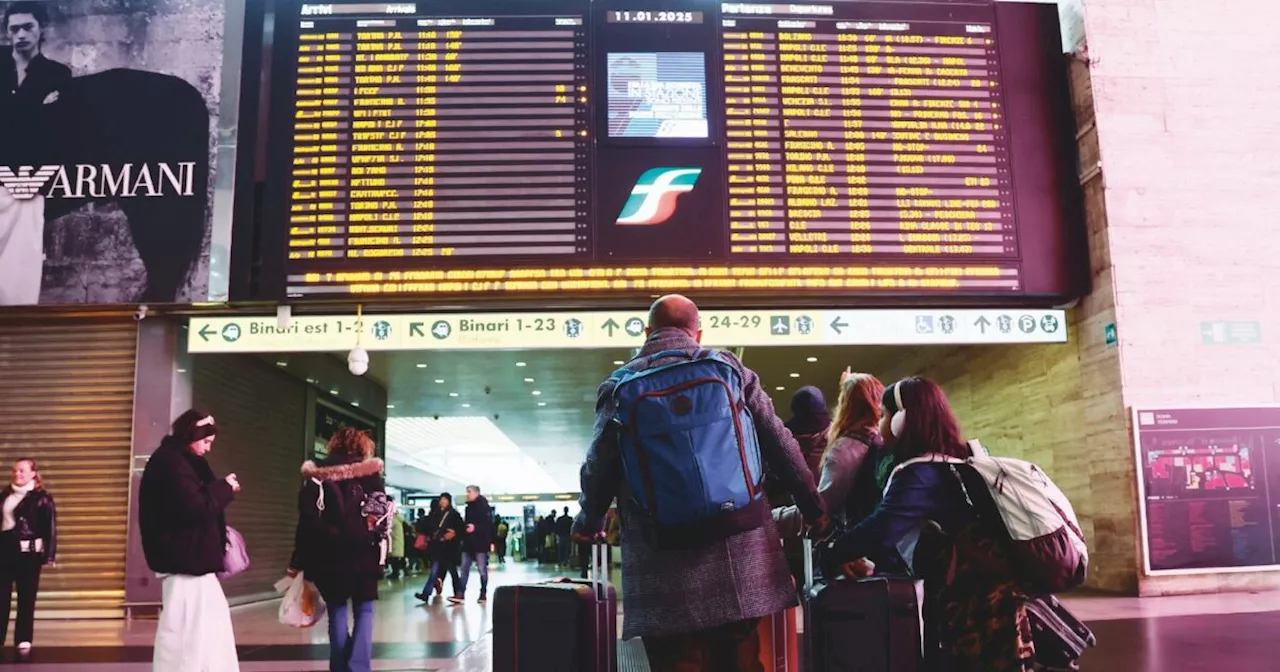 Disagi alla Stazione di Napoli Afragola: Ritardi e Deviazioni per i Treni Alta Velocità