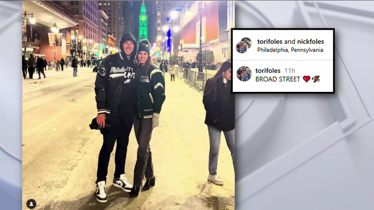 Nick Foles celebrates with Eagles fans on Broad Street after NFC Championship win