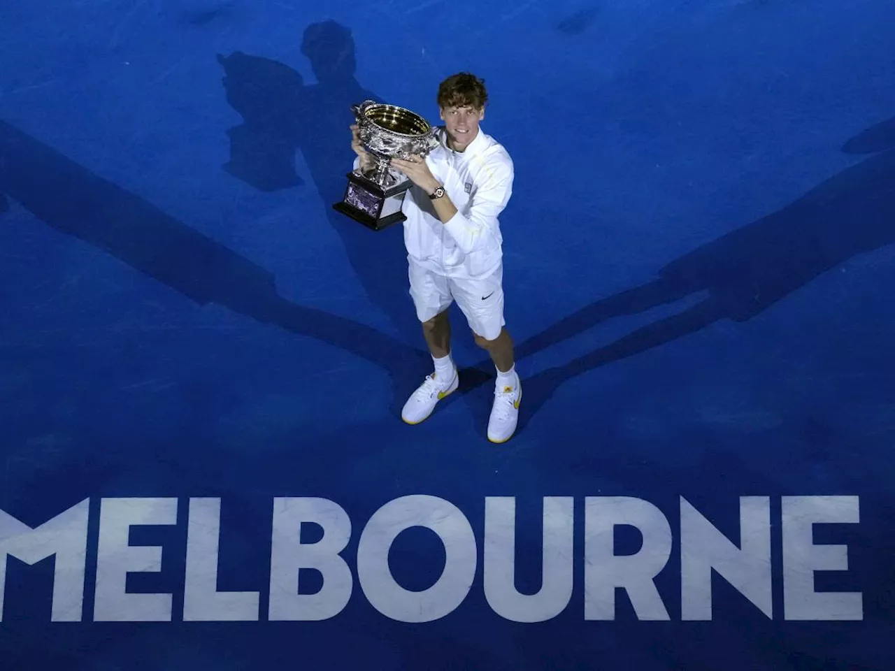 Jannik Sinner, un campione con cuore: trionfo e umiltà sulla scena dell'Australian Open