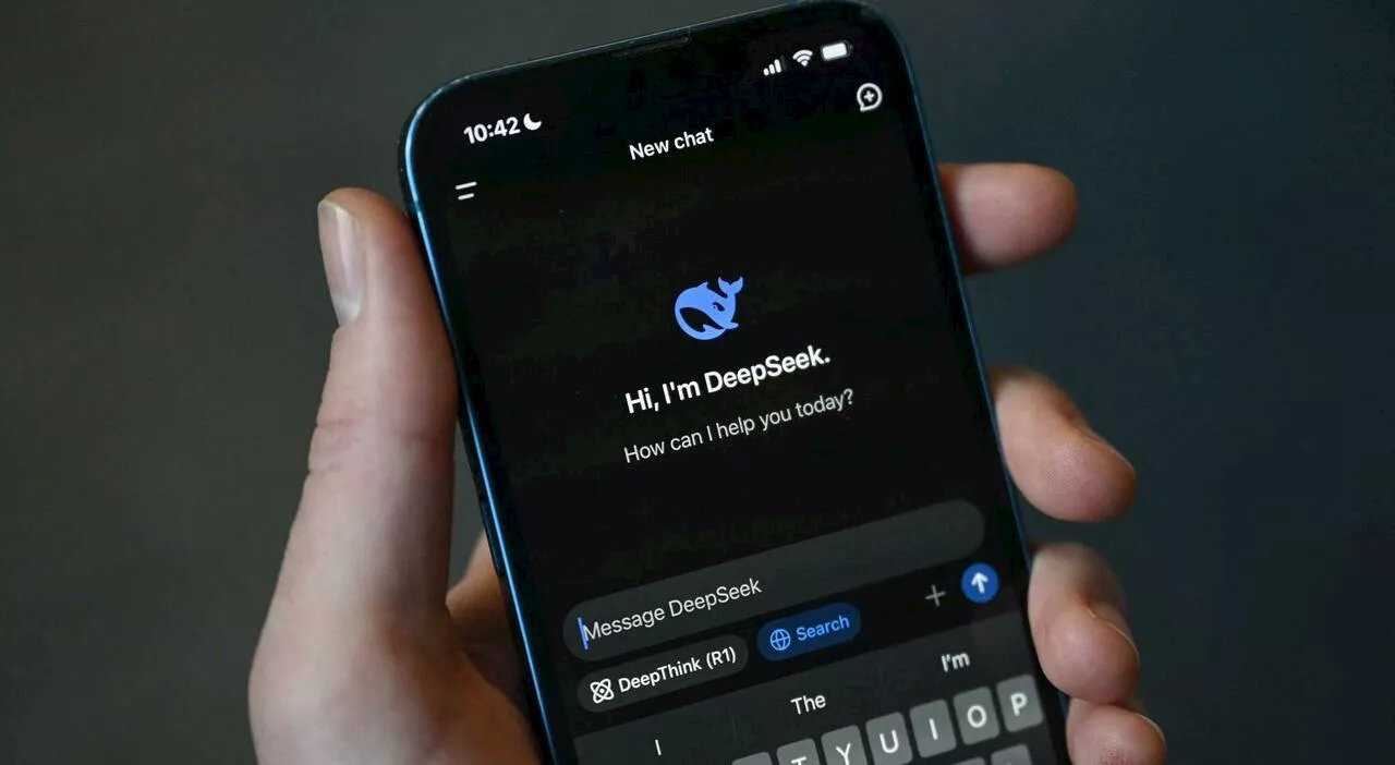 DeepSeek, cos'è e come funziona l'app cinese (low cost) di IA: perché spaventa gli Usa, gli attacchi hacker e