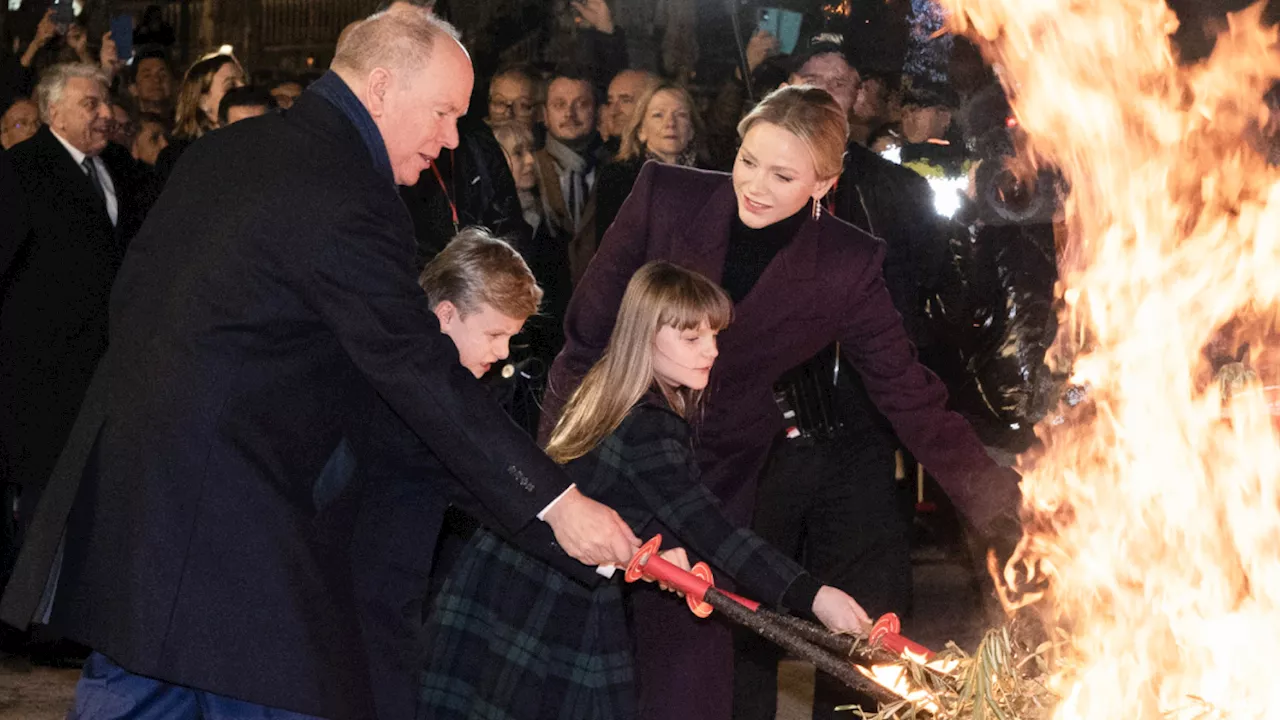 Charlene di Monaco (in bordeaux) e i gemellini sono protagonisti per Santa Devota