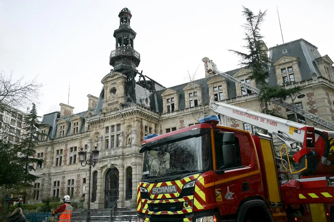 Paris: spectaculaire incendie à la mairie du 12e arrondissement