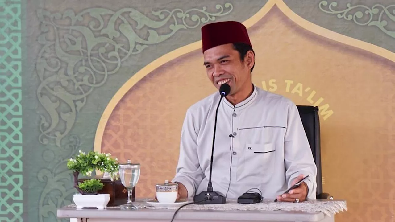 Kocak! Beda Reaksi Imam Palestina dengan UAS saat Bertemu Pelayan Pakai Rok Mini