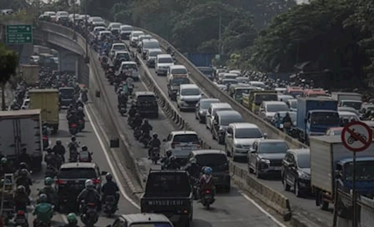 Macet Kerap jadi Momok saat Mudik Lebaran, DPR Dukung Usulan Work from Anywhere