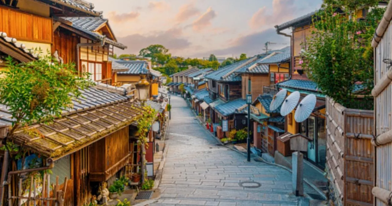 Navigating Crowds and Culture in Kyoto: A Balancing Act for Responsible Tourism