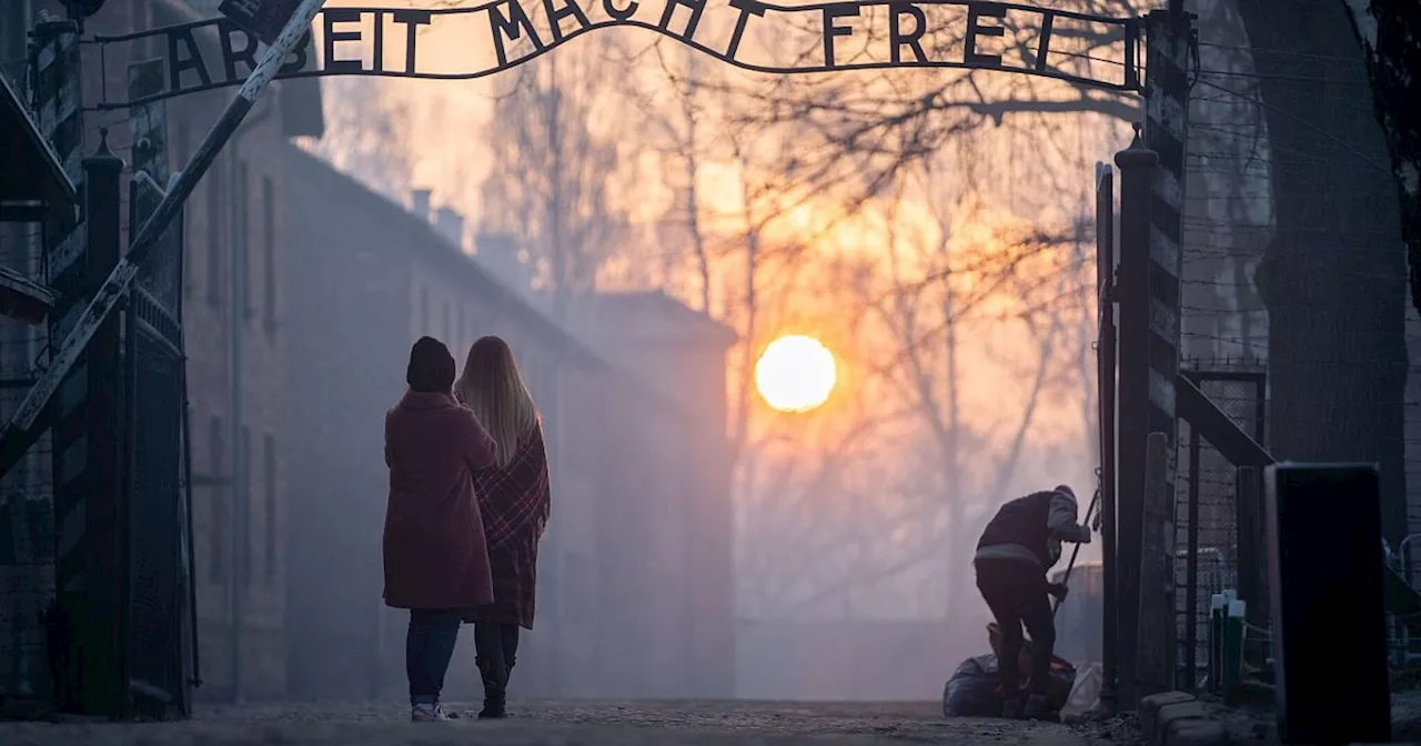 „Demokraten müssen aufstehen“: Menschen im Kreis Höxter erinnern an Auschwitz-Befreiuung