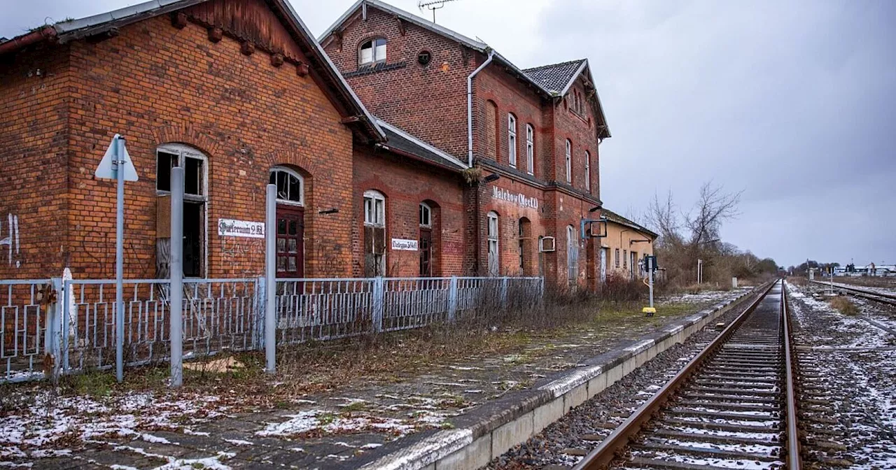 Der Deutschen Bahn gehören kaum noch Bahnhofsgebäude