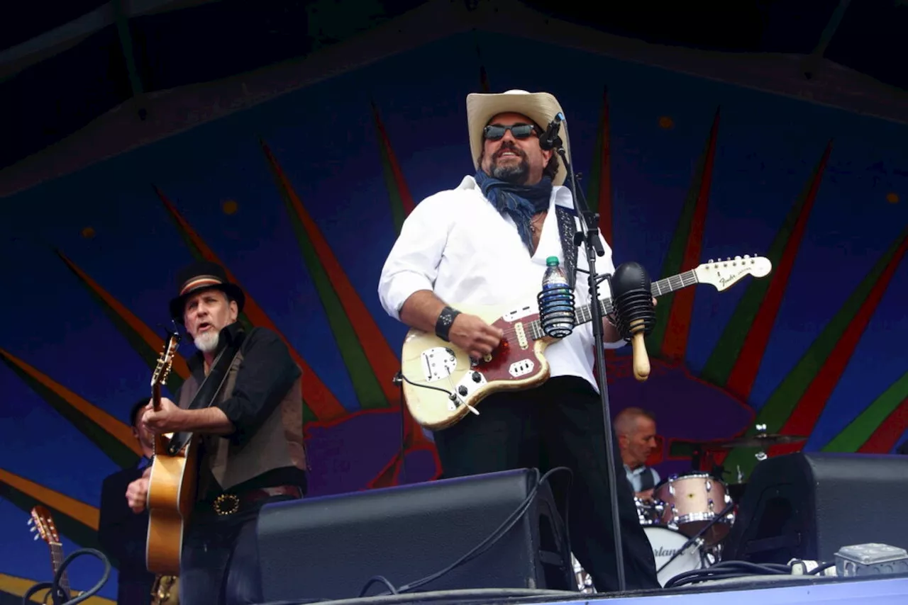 The Mavericks Cancel Shows as Raul Malo Focuses on Cancer Treatment