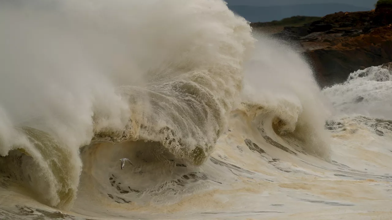 Borrasca Herminia Azotarà a Galicia con Vientos Fuertes y Lluvias