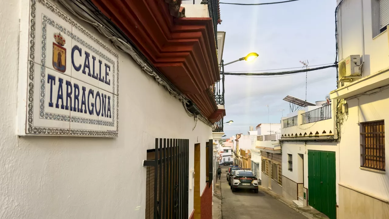 Vecina Mayor Encontrada Muerta en Las Cabezas de San Juan