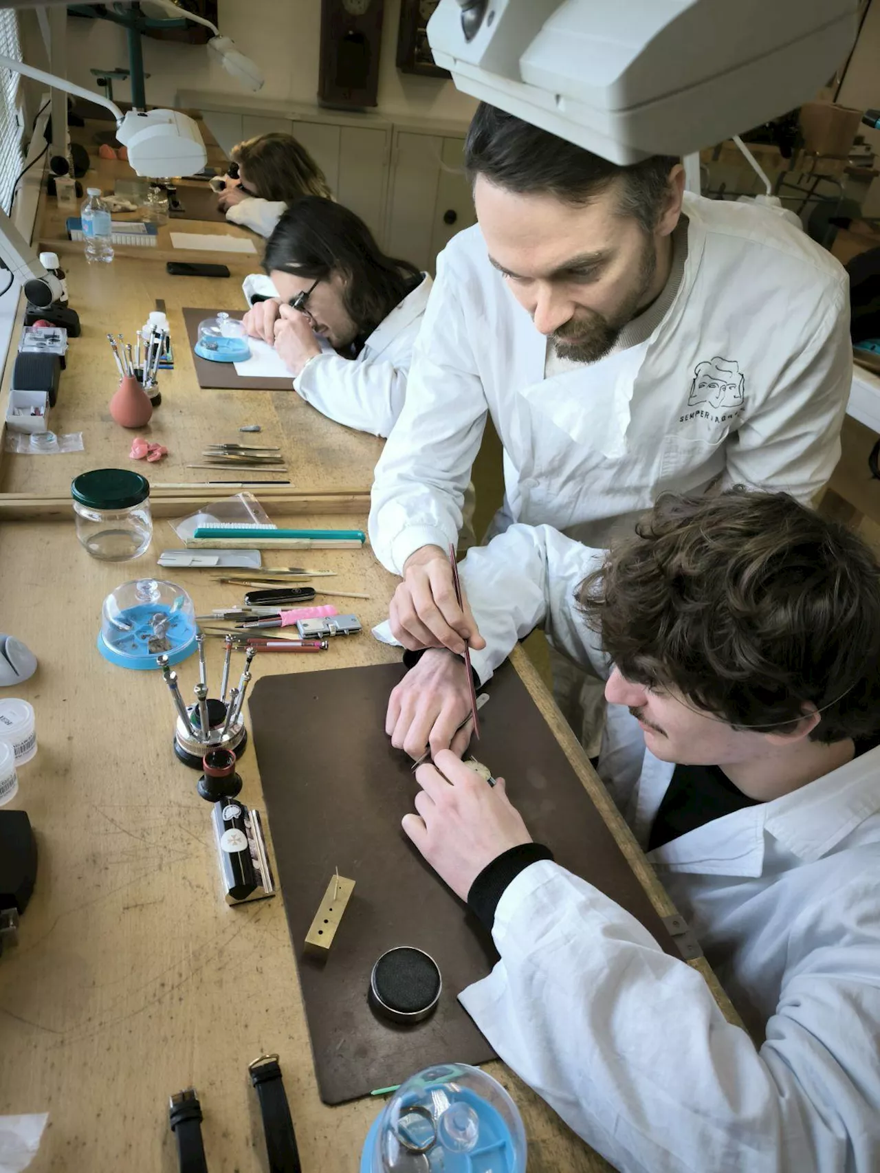 À Mérignac, la formation en horlogerie au lycée Marcel-Dassault fait le plein