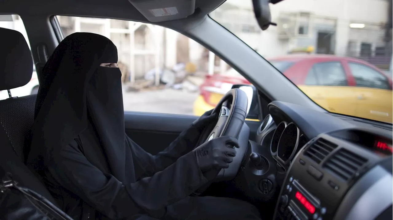 Verhüllungsverbot am Steuer bleibt bestehen: Berliner Gericht verbietet Gesichtsschleier beim Autofahren