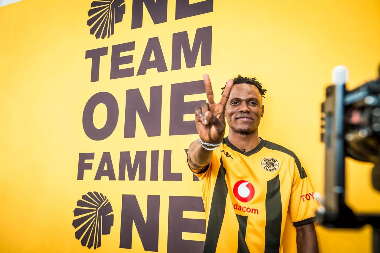 Kaizer Chiefs Secure Triple Signing Coup Ahead of Transfer Deadline