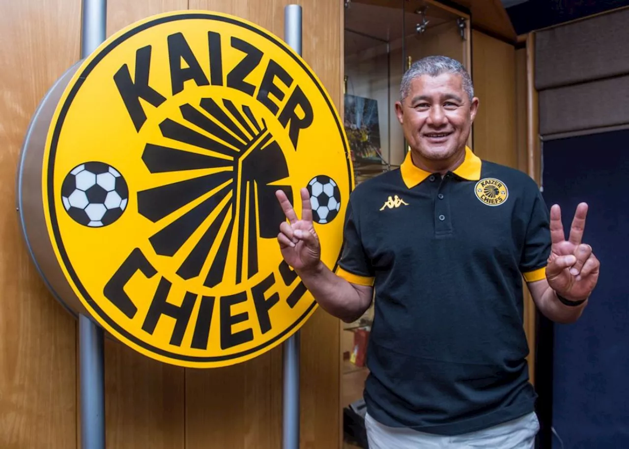 Kaizer Chiefs transfer tactics SLAMMED by club legend!