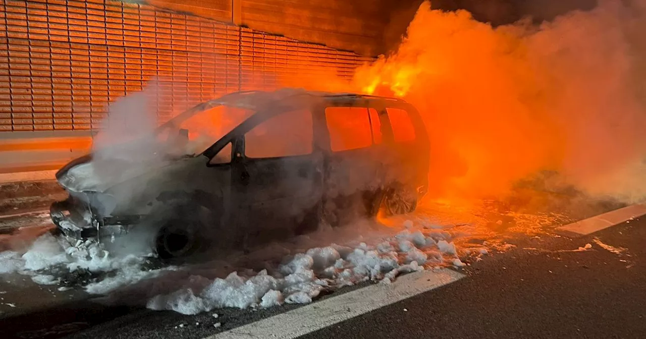 Brand auf der Inntalautobahn: Totalschaden bei Langkampfen