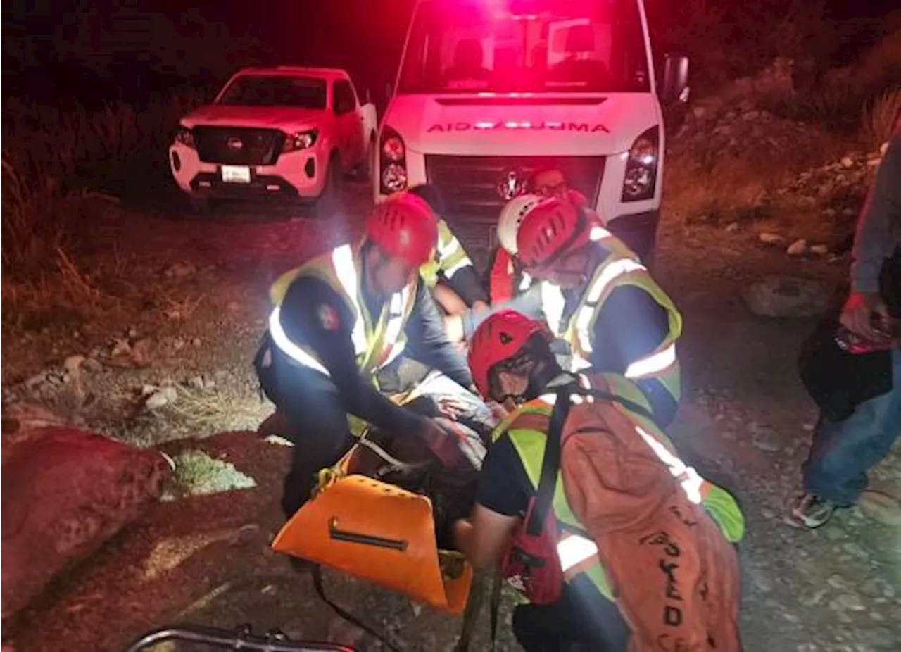 Rescatan con éxito a mujer lesionada en Sierra de Zapalinamé