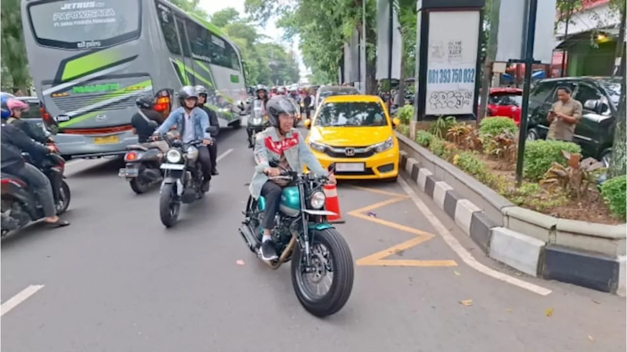 Jokowi Touring dengan Kawasaki W175 Bobber