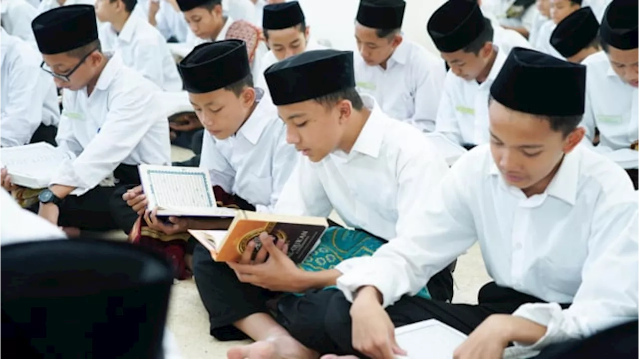 Peringati Isra Miraj, Ribuan Santri Ponpes Darunnajah Gelar Khataman Al Quran Serentak Se-Indonesia dalam Sehari