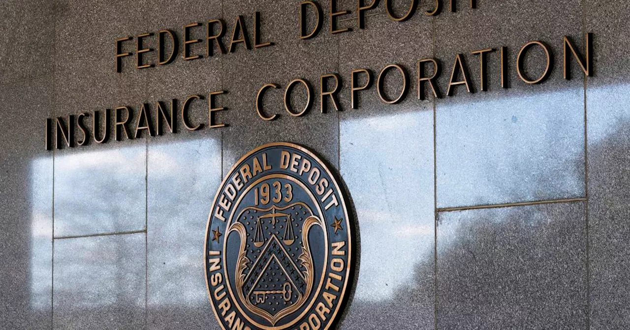 FDIC Cancels Hiring for 200 Examiners Amid Government Freeze