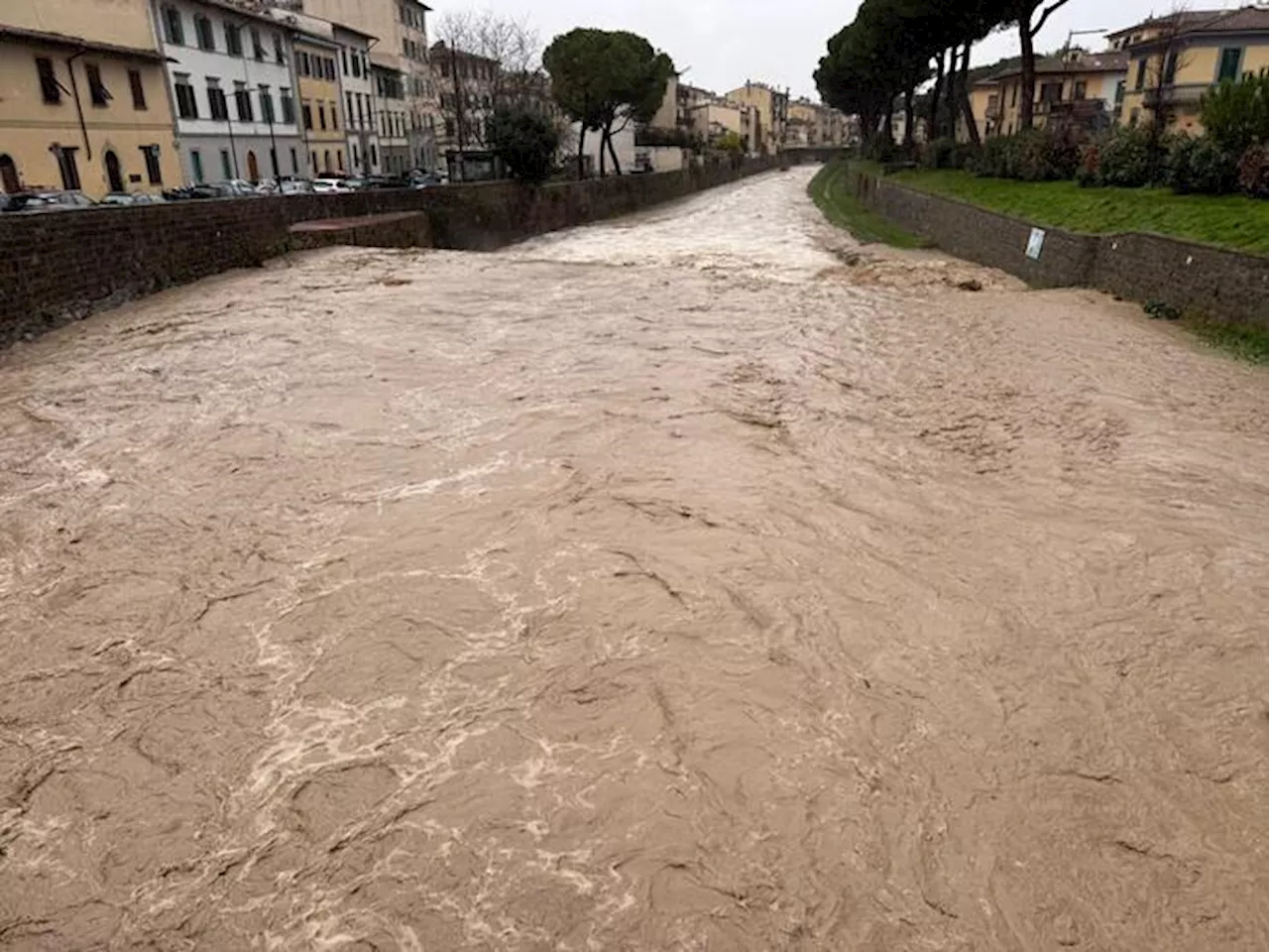 Forte maltempo in Liguria e Toscana: frane, allagamenti e chiusure