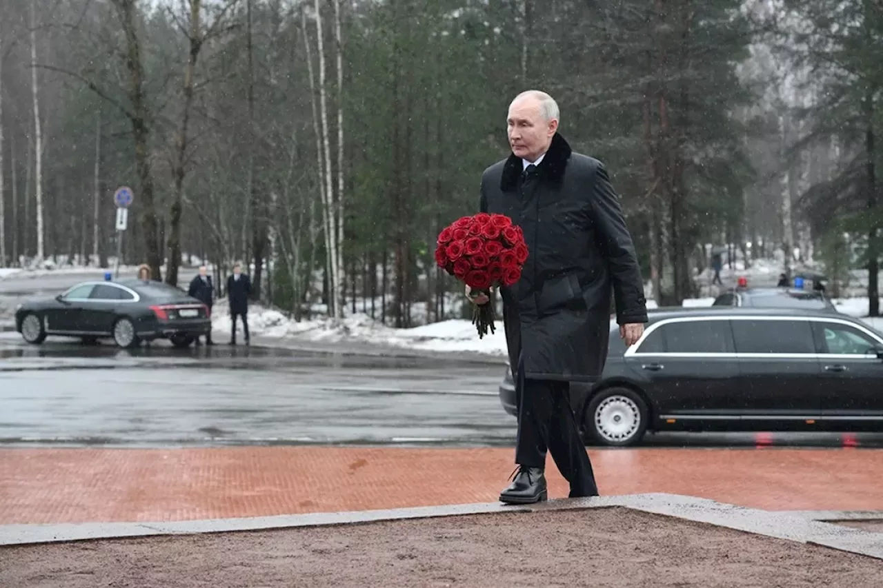 Со слезами на глазах. Путин в Ленинграде отмечал годовщину снятия блокады