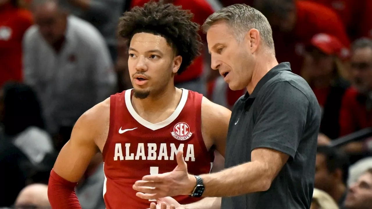 Mark Sears’ mother defends Alabama guard after benching