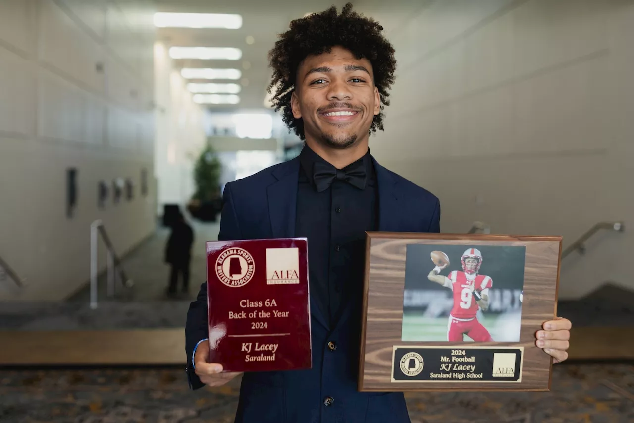 Saraland QB, Texas signee KJ Lacey named Alabama’s 2024 Mr. Football