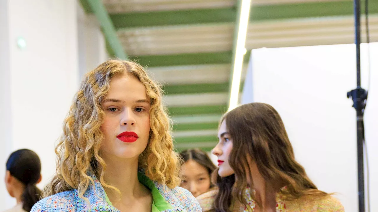 Chanel Brings Back the Red Lip for its Spring/Summer 2025 Haute Couture Show