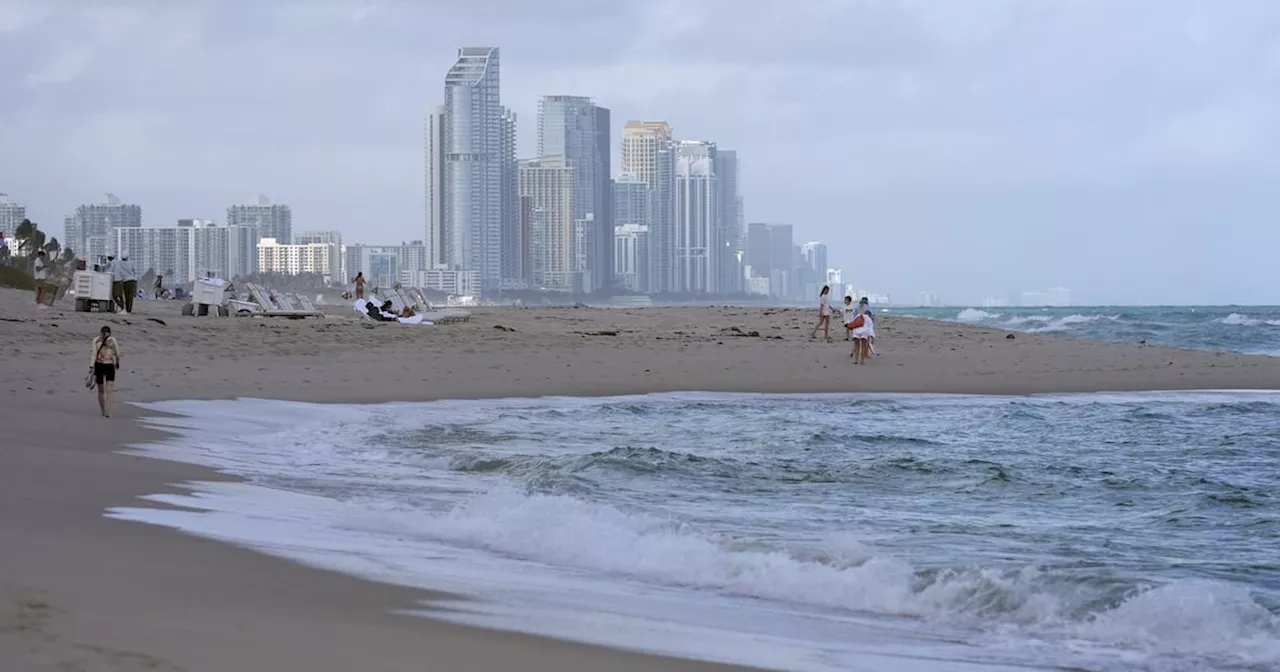 ‘People are panicking’: Snowbirds rush to sell Florida homes as loonie tanks