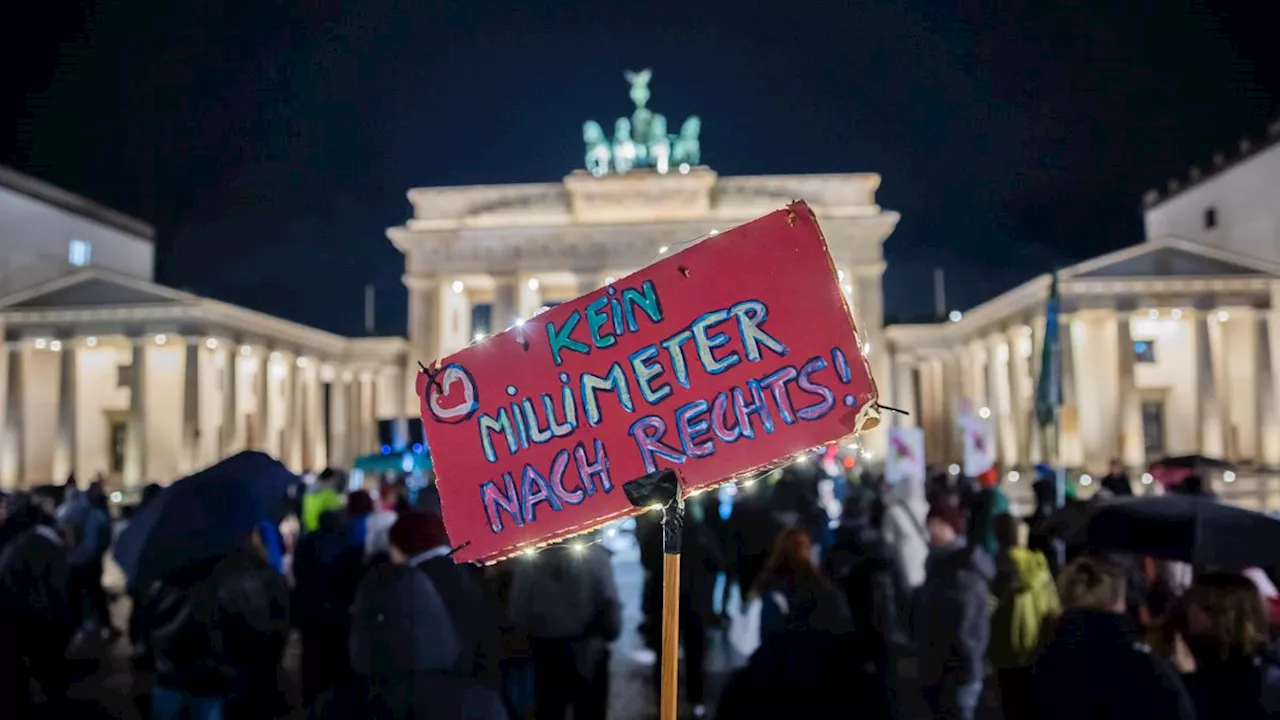 Kundgebung in Berlin: Juso-Chef wirft CDU »katastrophalen Tabubruch« vor