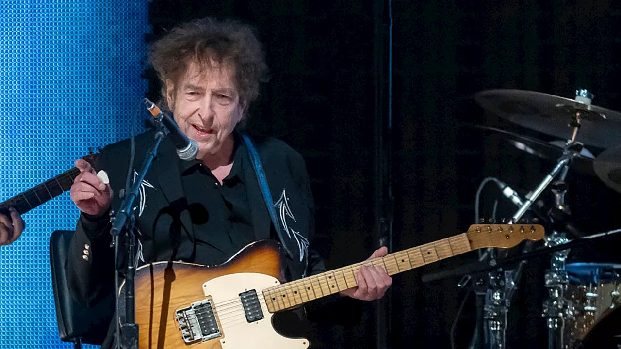 Bob Dylan Extends 'Rough and Rowdy Ways' Tour into 2025 with New U.S. Dates