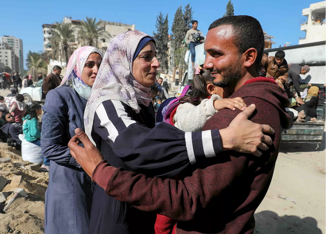 Gaza City in Ruins as Displaced Palestinians Return