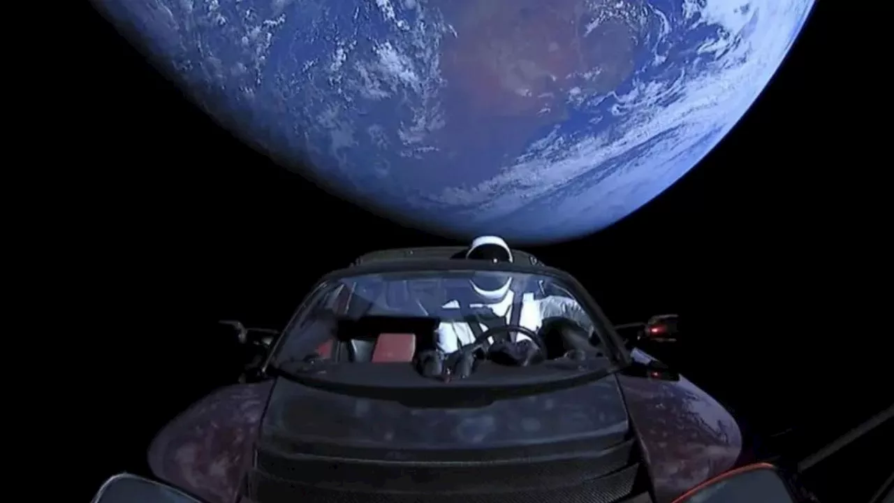 Un Tesla Roadster, confundido con un asteroide, alerta sobre la basura espacial