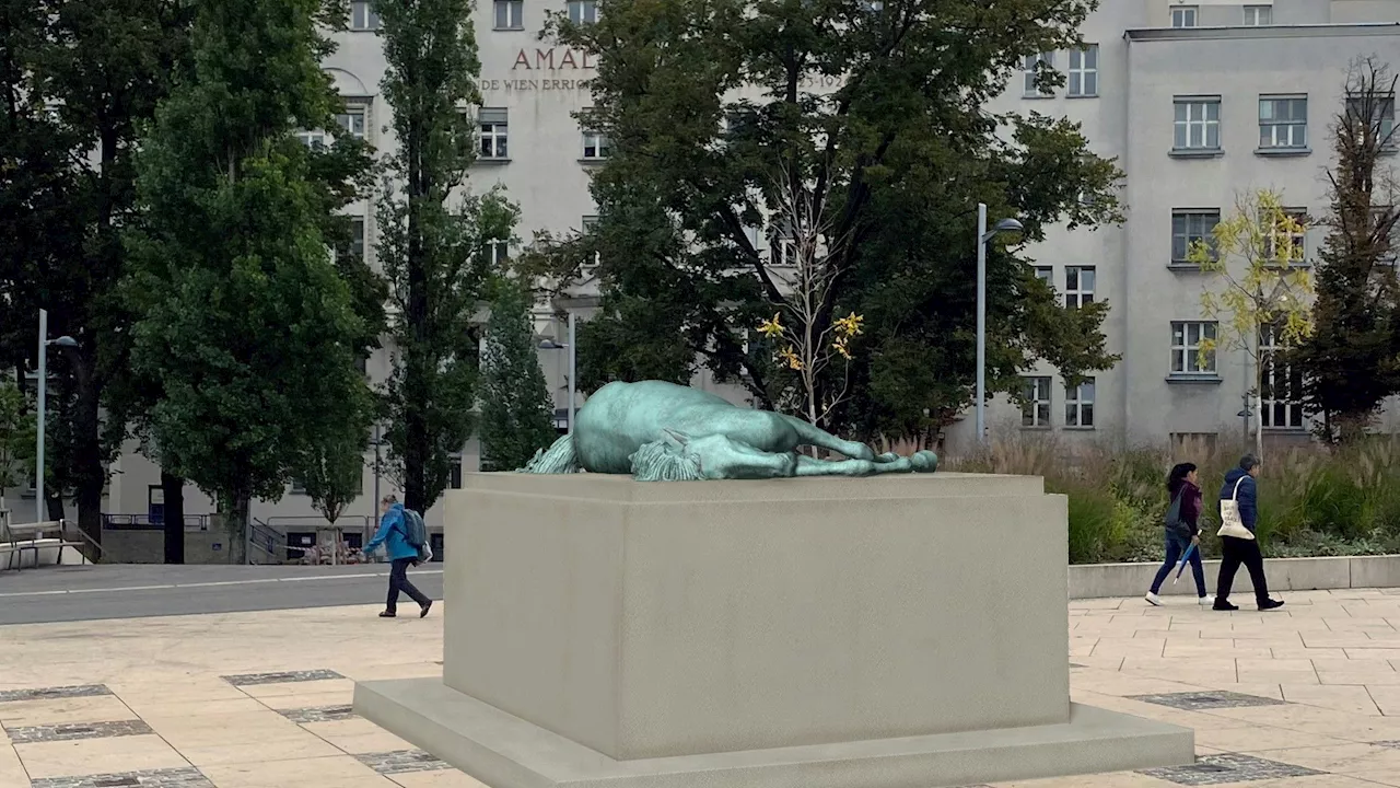 Das schlafende Pferd verschwindet vom Reumannplatz