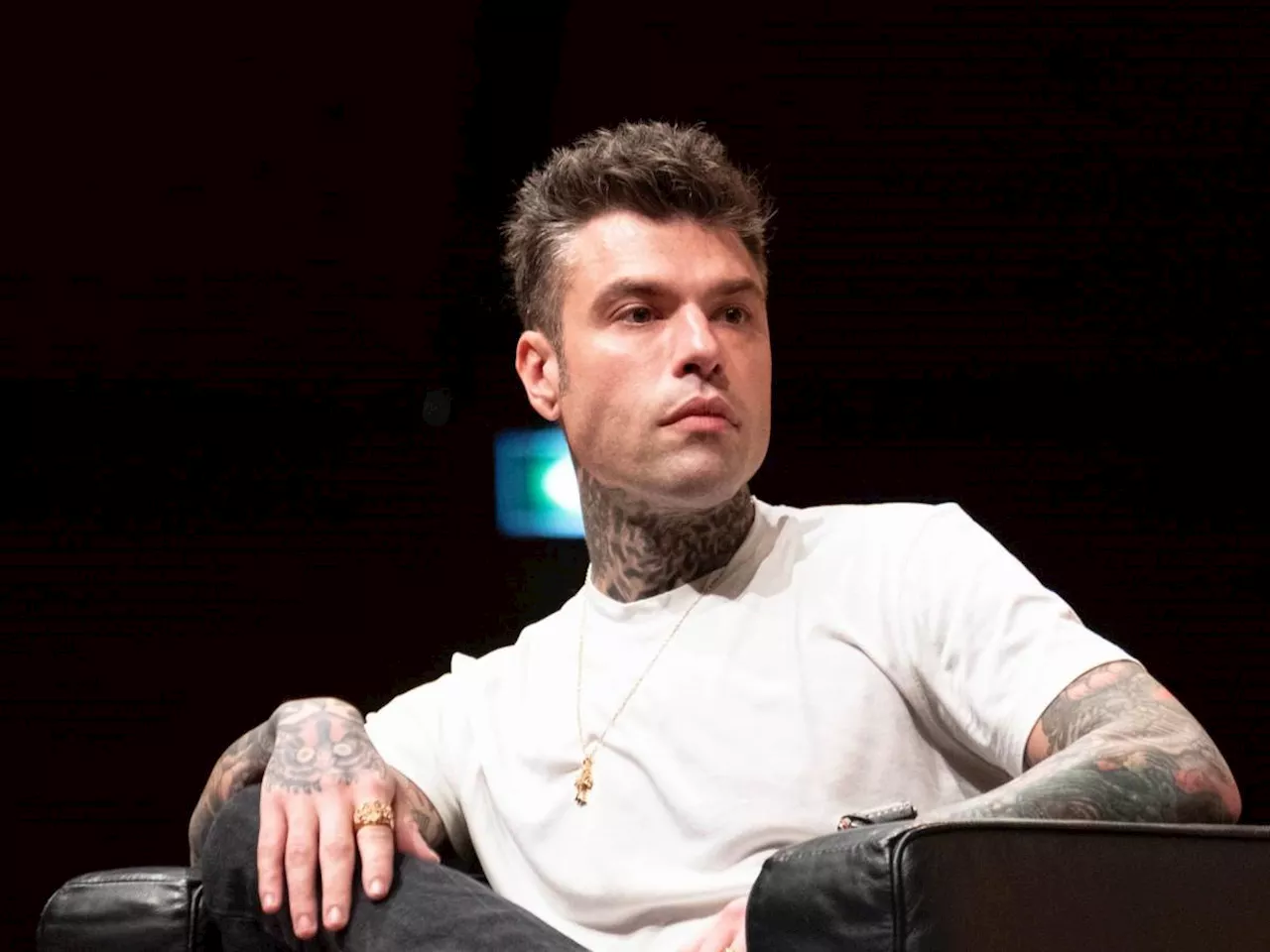 'Misoginia e volgarità'. Scoppia la polemica per Sanremo, nel mirino Fedez: cosa è successo