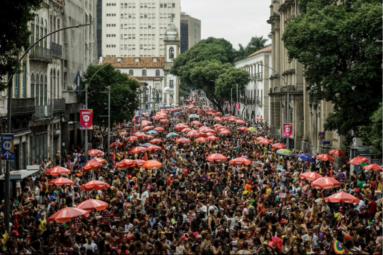 Carnaval 2025: Rio tem 482 desfiles cadastrados e drones de monitoramento para megablocos no Centro