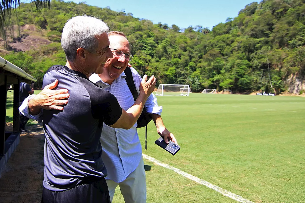 Luís Castro e John Textor se aproximam, mas conversas não envolvem Botafogo