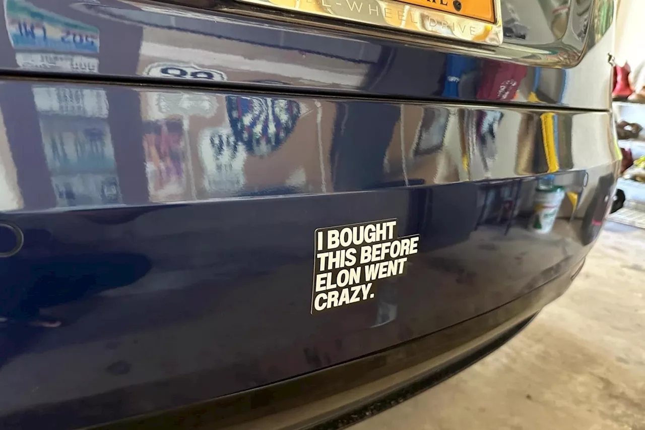 Le malaise grandissant des conducteurs Tesla : un sticker viral en dit long