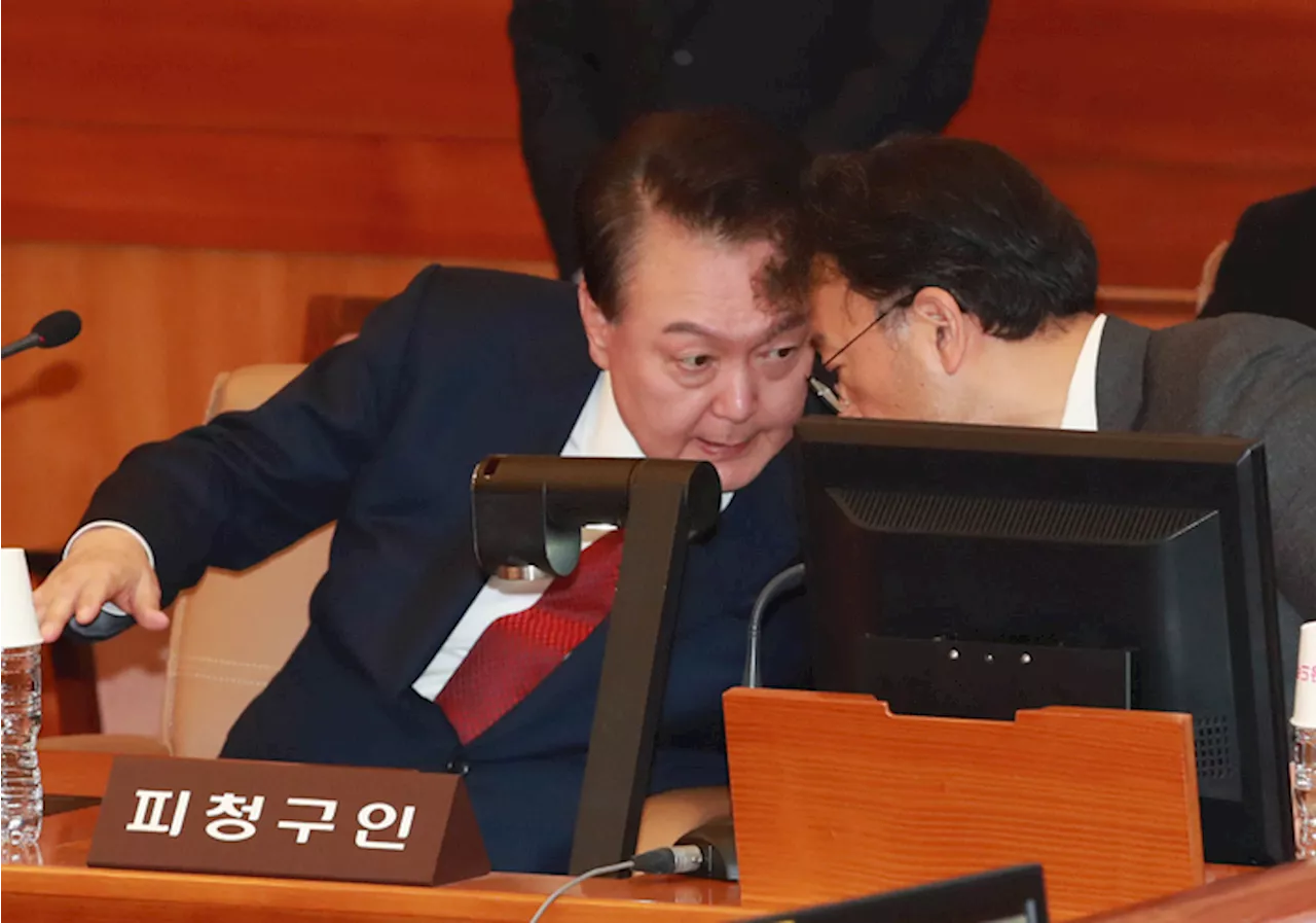 윤석열 대통령, 설 연휴에도 탄핵심판·형사재판 대응 전략 고민