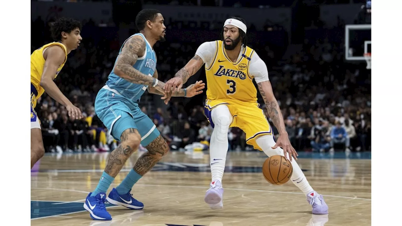 Anthony Davis, Lakers start fast, hold off Hornets for 4th straight win