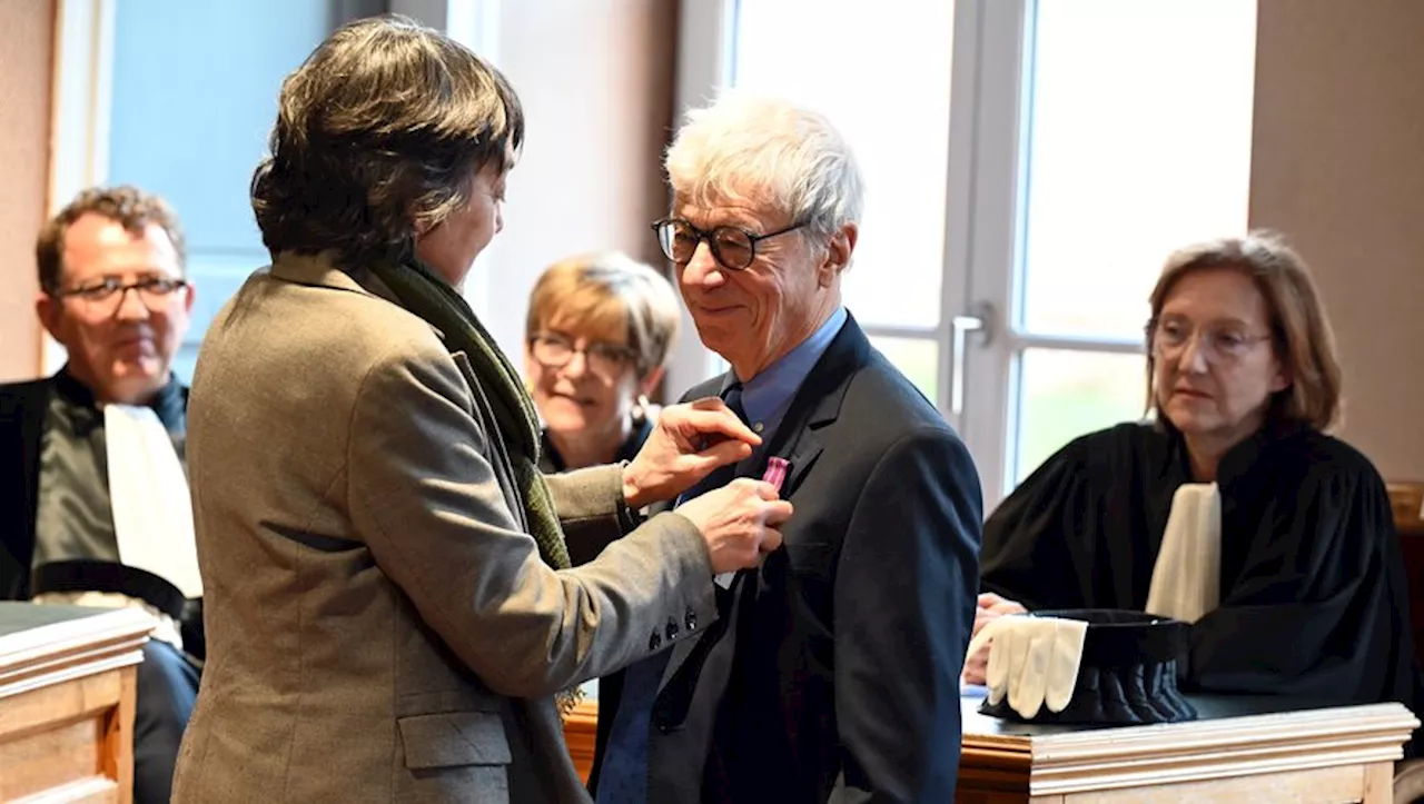 Un ancien président de tribunal décoré de la médaille d'honneur des services de la justice