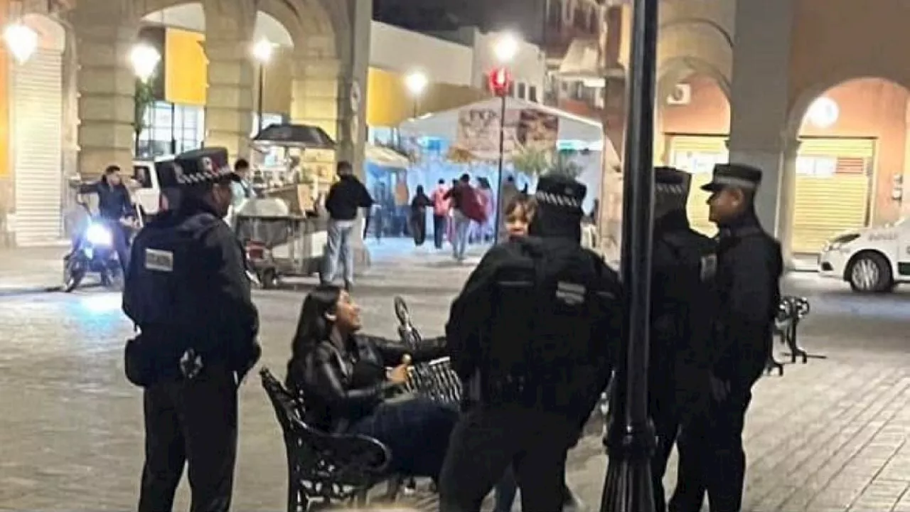 Elementos de la Guardia Nacional “coquetean” en el centro de Celaya