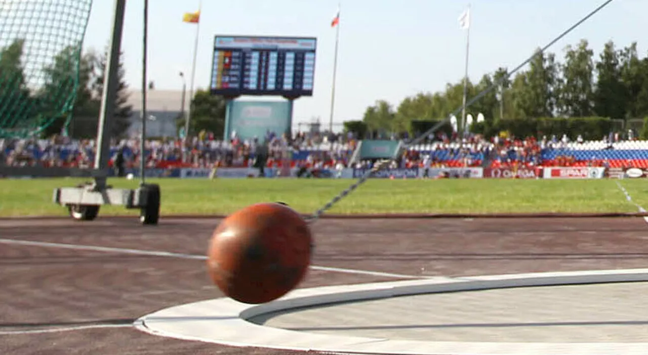 Tragedia in gara di atletica: martello colpisce e uccide spettatore