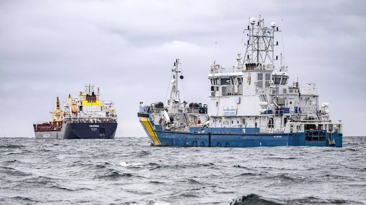 Lettische Taucher untersuchen Beschädigung eines Seekabels in der Ostsee