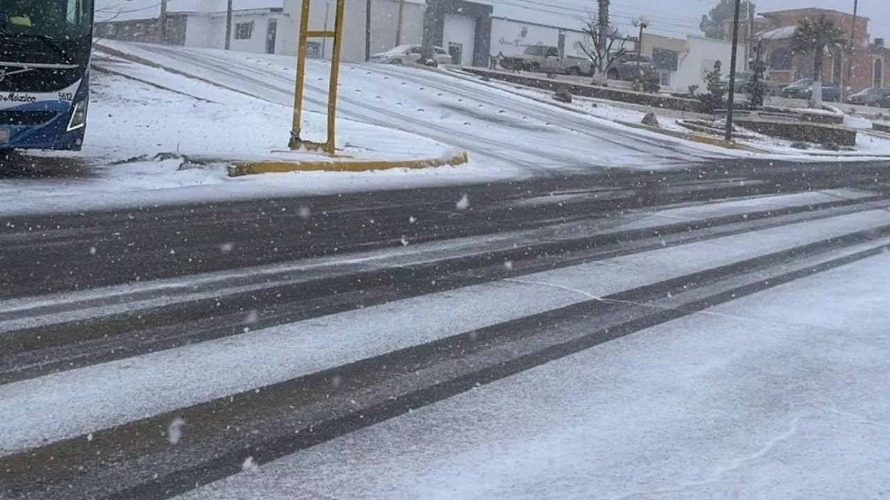 Heladas, caída de nieve y lluvias continuarán el martes por el frente frío 25 en estas entidades