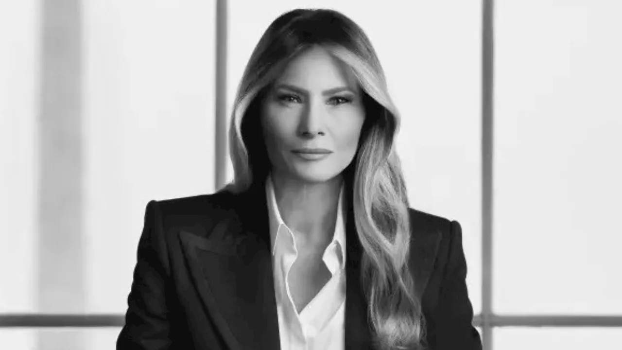 Melania Trump serves power pose in new First Lady official photograph