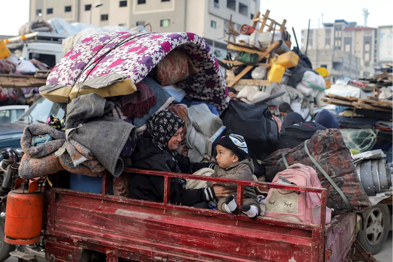 Gaza residents stream home to the north after hostage breakthrough