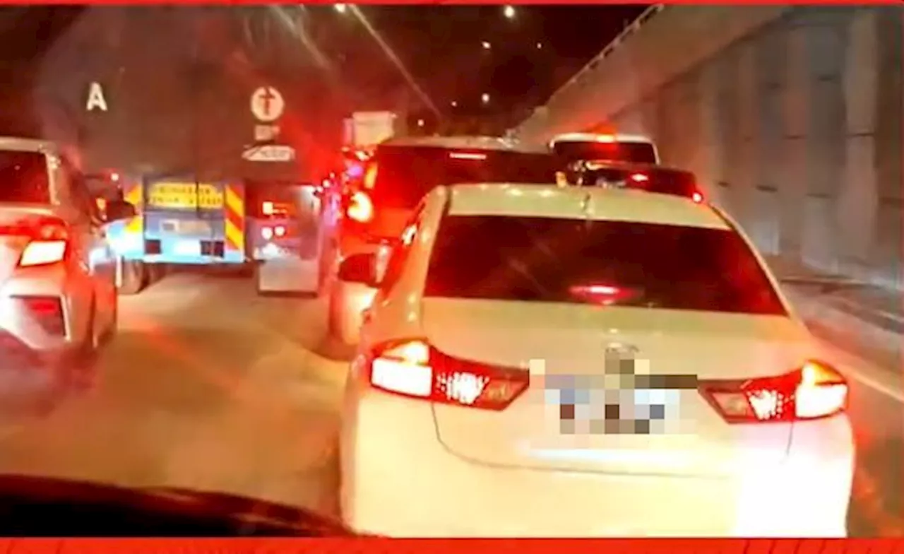 QuickCheck: Did two cars obstruct an ambulance in Johor?