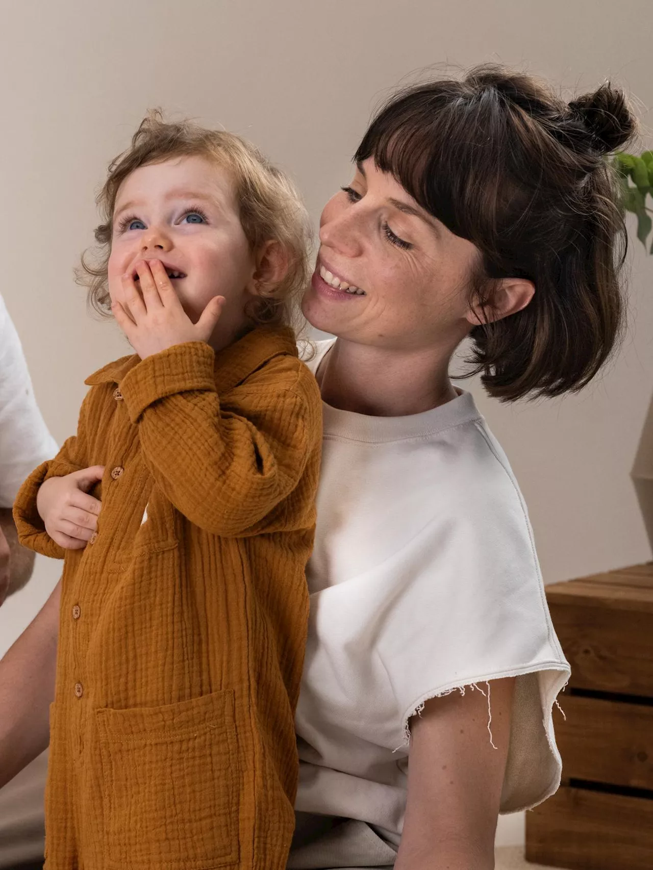 Clémence Pernoud, la petite-fille de Laurence, réinvente les guides cultes de la parentalité