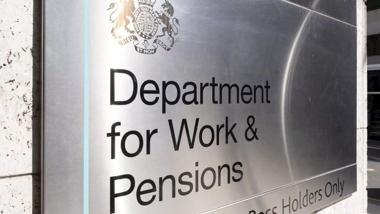 Almost 2m more will claim state pension by 2032, new population figures show